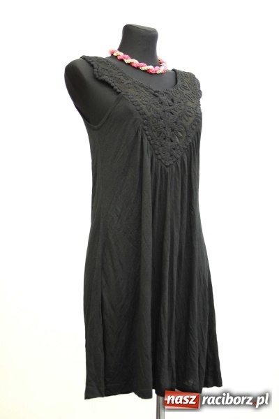 Zdjęcie w galerii na portalu naszraciborz.pl: ROBAN - najlepsze kreacje na półmetek i studniówkę a do tego biżuteria. Zobacz galerię wiadomości z regionu