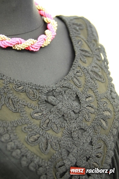 Zdjęcie w galerii na portalu naszraciborz.pl: ROBAN - najlepsze kreacje na półmetek i studniówkę a do tego biżuteria. Zobacz galerię wiadomości z regionu