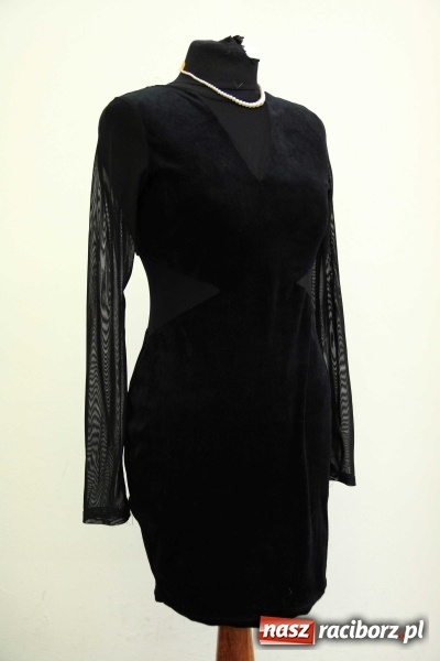 Zdjęcie w galerii na portalu naszraciborz.pl: ROBAN - najlepsze kreacje na półmetek i studniówkę a do tego biżuteria. Zobacz galerię wiadomości z regionu