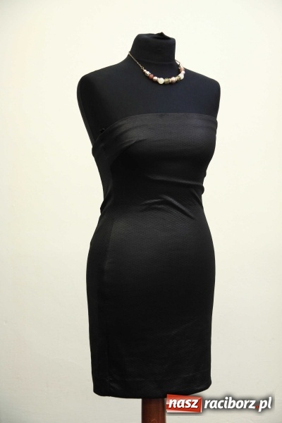 Zdjęcie w galerii na portalu naszraciborz.pl: ROBAN - najlepsze kreacje na półmetek i studniówkę a do tego biżuteria. Zobacz galerię wiadomości z regionu