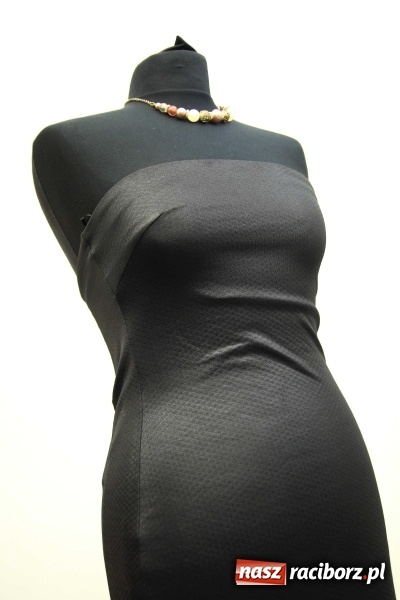 Zdjęcie w galerii na portalu naszraciborz.pl: ROBAN - najlepsze kreacje na półmetek i studniówkę a do tego biżuteria. Zobacz galerię wiadomości z regionu