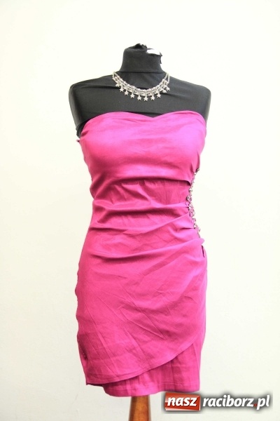 Zdjęcie w galerii na portalu naszraciborz.pl: ROBAN - najlepsze kreacje na półmetek i studniówkę a do tego biżuteria. Zobacz galerię wiadomości z regionu