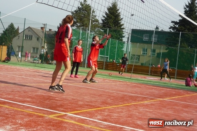 Zdjęcie w galerii na portalu naszraciborz.pl: Uczniowie tworkowskiej szkoły na Międzynarodowej Olimpiadzie Sportowej w Czechach  wiadomości z regionu