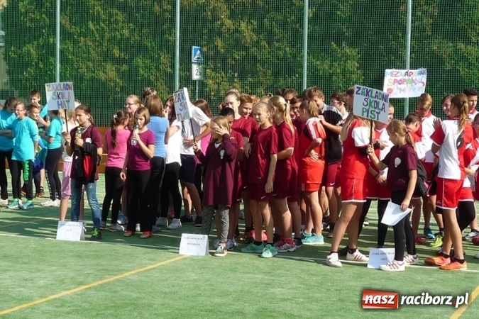 Zdjęcie w galerii na portalu naszraciborz.pl: Uczniowie tworkowskiej szkoły na Międzynarodowej Olimpiadzie Sportowej w Czechach  wiadomości z regionu