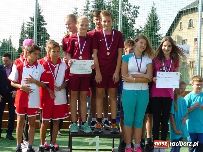 Zdjęcie w galerii na portalu naszraciborz.pl: Uczniowie tworkowskiej szkoły na Międzynarodowej Olimpiadzie Sportowej w Czechach  wiadomości z regionu