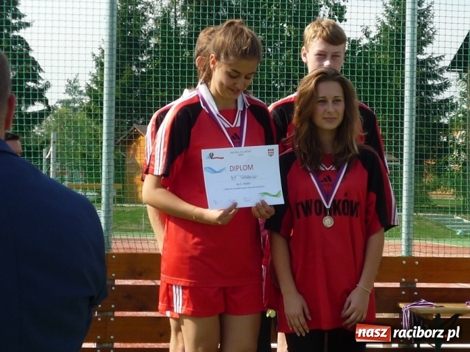 Zdjęcie w galerii na portalu naszraciborz.pl: Uczniowie tworkowskiej szkoły na Międzynarodowej Olimpiadzie Sportowej w Czechach  wiadomości z regionu