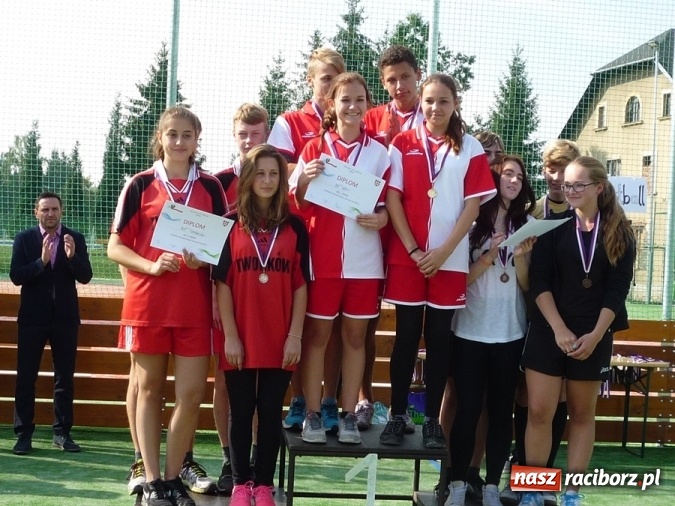 Zdjęcie w galerii na portalu naszraciborz.pl: Uczniowie tworkowskiej szkoły na Międzynarodowej Olimpiadzie Sportowej w Czechach  wiadomości z regionu