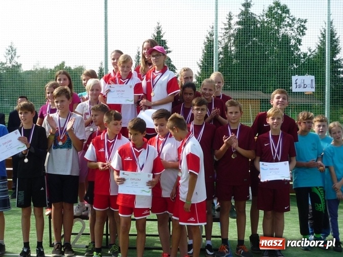 Zdjęcie w galerii na portalu naszraciborz.pl: Uczniowie tworkowskiej szkoły na Międzynarodowej Olimpiadzie Sportowej w Czechach  wiadomości z regionu