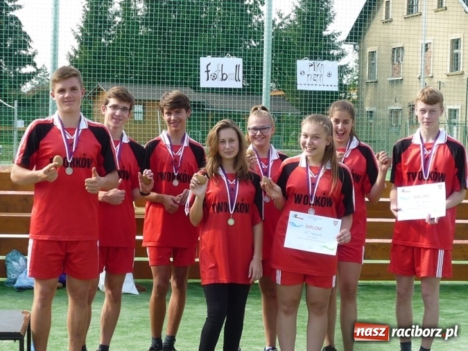 Zdjęcie w galerii na portalu naszraciborz.pl: Uczniowie tworkowskiej szkoły na Międzynarodowej Olimpiadzie Sportowej w Czechach  wiadomości z regionu