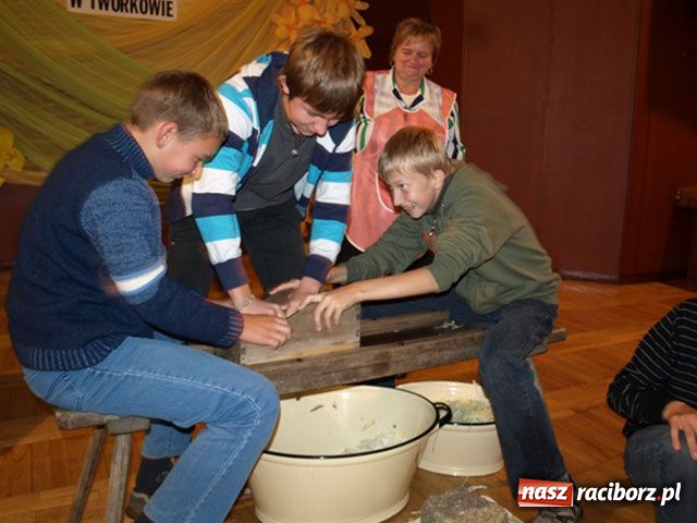 Zdjęcie w galerii na portalu naszraciborz.pl: Tworkowskie kiszenie wiadomości z regionu