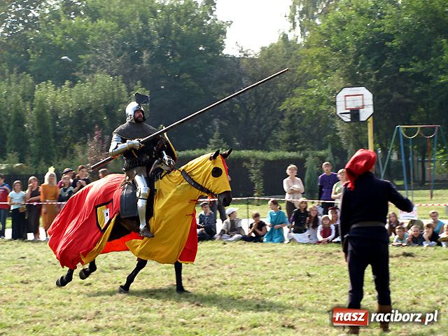 Zdjęcie w galerii na portalu naszraciborz.pl: Wielkie WIDOWISKO na Ostrogu wiadomości z regionu