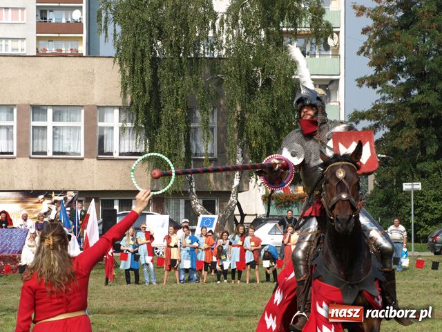 Zdjęcie w galerii na portalu naszraciborz.pl: Wielkie WIDOWISKO na Ostrogu wiadomości z regionu