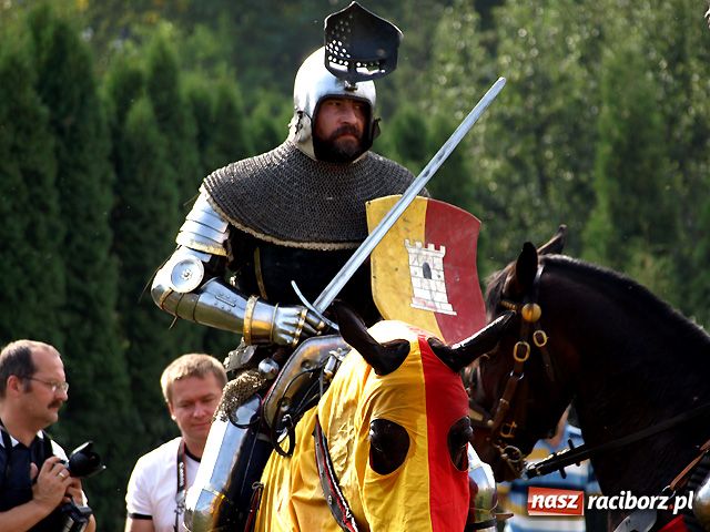 Zdjęcie w galerii na portalu naszraciborz.pl: Wielkie WIDOWISKO na Ostrogu wiadomości z regionu