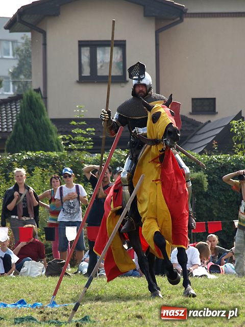 Zdjęcie w galerii na portalu naszraciborz.pl: Wielkie WIDOWISKO na Ostrogu wiadomości z regionu