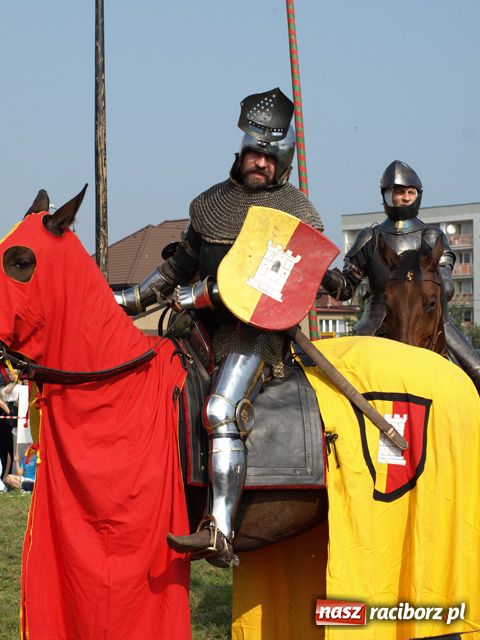 Zdjęcie w galerii na portalu naszraciborz.pl: Wielkie WIDOWISKO na Ostrogu wiadomości z regionu