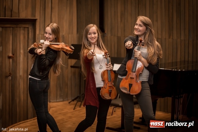 Zdjęcie w galerii na portalu naszraciborz.pl: Raciborskie trio smyczkowe Appassionato w półfinale SuperDzieciaka wiadomości z regionu