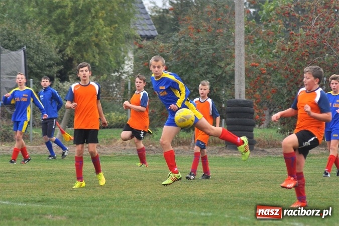 Zdjęcie w galerii na portalu naszraciborz.pl: Młodzi piłkarze z Krzyżanowic górą nad LKS-em Cyprzanów wiadomości z regionu