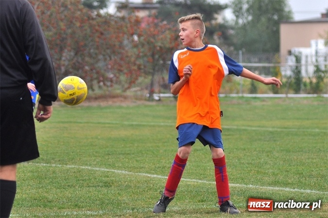 Zdjęcie w galerii na portalu naszraciborz.pl: Młodzi piłkarze z Krzyżanowic górą nad LKS-em Cyprzanów wiadomości z regionu