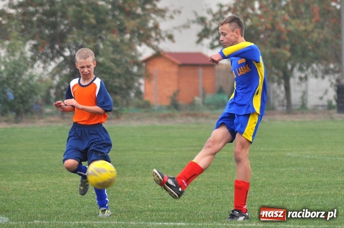 Zdjęcie w galerii na portalu naszraciborz.pl: Młodzi piłkarze z Krzyżanowic górą nad LKS-em Cyprzanów wiadomości z regionu