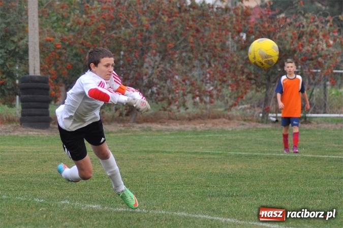 Zdjęcie w galerii na portalu naszraciborz.pl: Młodzi piłkarze z Krzyżanowic górą nad LKS-em Cyprzanów wiadomości z regionu