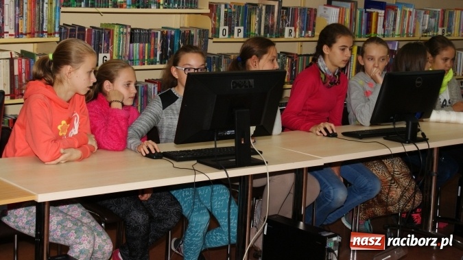 Zdjęcie w galerii na portalu naszraciborz.pl: Uczniowie raciborskich szkół programowali roboty w bibliotece wiadomości z regionu