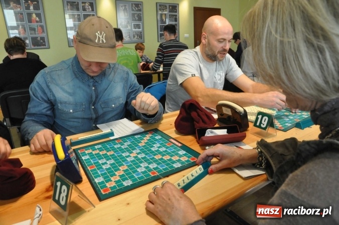 Zdjęcie w galerii na portalu naszraciborz.pl: VI Raciborskie w Scrabble Granie - duża frekwencja wiadomości z regionu