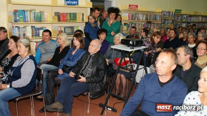 Zdjęcie w galerii na portalu naszraciborz.pl: Siesta z Marcinem Kydryńskim w bibliotece wiadomości z regionu