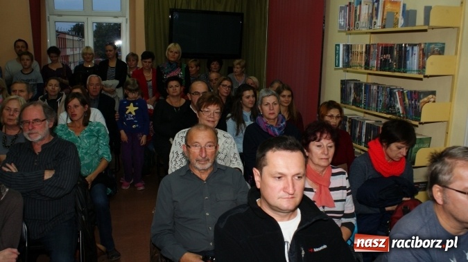 Zdjęcie w galerii na portalu naszraciborz.pl: Siesta z Marcinem Kydryńskim w bibliotece wiadomości z regionu