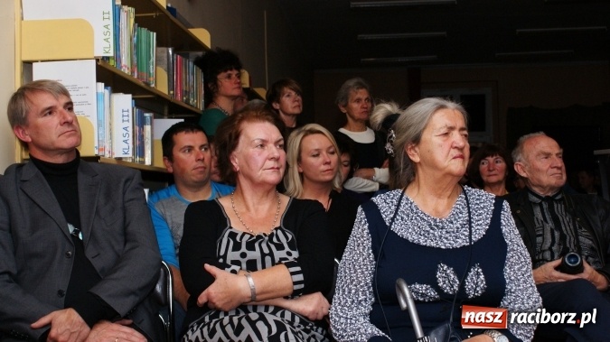 Zdjęcie w galerii na portalu naszraciborz.pl: Siesta z Marcinem Kydryńskim w bibliotece wiadomości z regionu