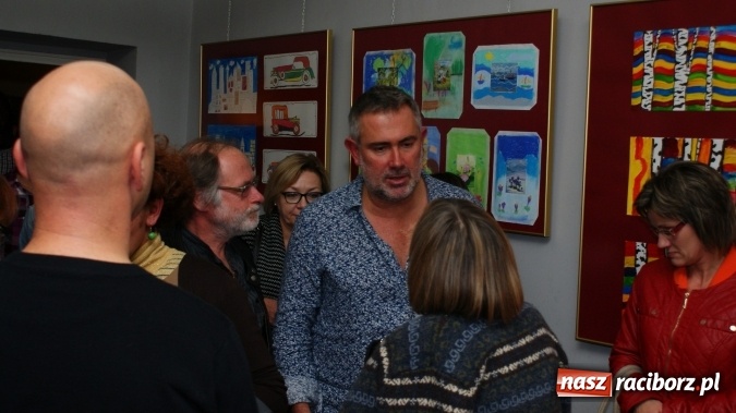 Zdjęcie w galerii na portalu naszraciborz.pl: Siesta z Marcinem Kydryńskim w bibliotece wiadomości z regionu