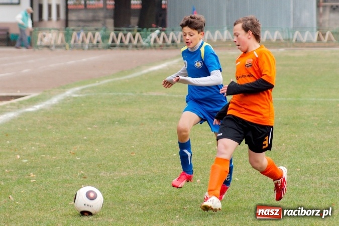 Zdjęcie w galerii na portalu naszraciborz.pl: Ikar spłonął w czuchowskim Płomieniu wiadomości z regionu