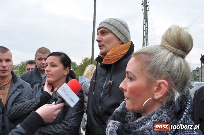 Zdjęcie w galerii na portalu naszraciborz.pl: Don Kichot potrzebny od zaraz! Do walki z wiatrakami stanęli mieszkańcy Wojnowic wiadomości z regionu