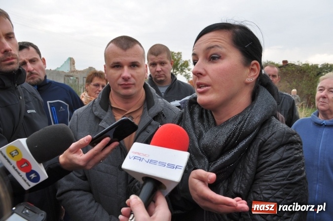 Zdjęcie w galerii na portalu naszraciborz.pl: Don Kichot potrzebny od zaraz! Do walki z wiatrakami stanęli mieszkańcy Wojnowic wiadomości z regionu