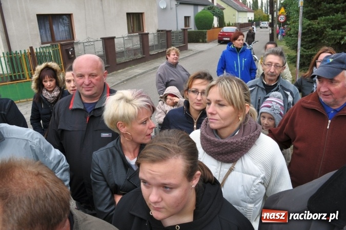 Zdjęcie w galerii na portalu naszraciborz.pl: Don Kichot potrzebny od zaraz! Do walki z wiatrakami stanęli mieszkańcy Wojnowic wiadomości z regionu