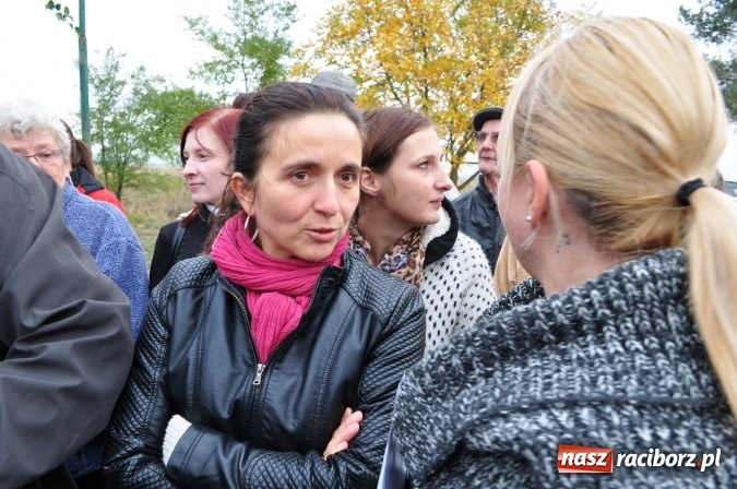 Zdjęcie w galerii na portalu naszraciborz.pl: Don Kichot potrzebny od zaraz! Do walki z wiatrakami stanęli mieszkańcy Wojnowic wiadomości z regionu