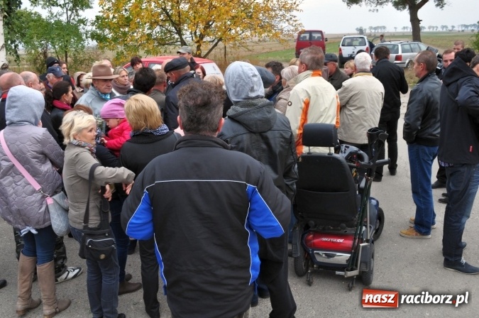 Zdjęcie w galerii na portalu naszraciborz.pl: Don Kichot potrzebny od zaraz! Do walki z wiatrakami stanęli mieszkańcy Wojnowic wiadomości z regionu