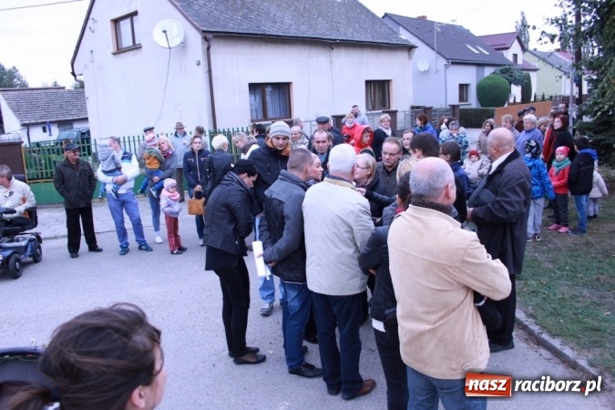Zdjęcie w galerii na portalu naszraciborz.pl: Don Kichot potrzebny od zaraz! Do walki z wiatrakami stanęli mieszkańcy Wojnowic wiadomości z regionu