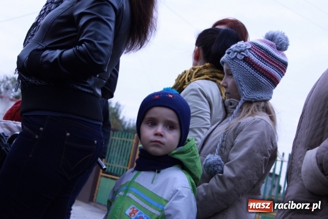 Zdjęcie w galerii na portalu naszraciborz.pl: Don Kichot potrzebny od zaraz! Do walki z wiatrakami stanęli mieszkańcy Wojnowic wiadomości z regionu
