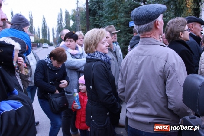 Zdjęcie w galerii na portalu naszraciborz.pl: Don Kichot potrzebny od zaraz! Do walki z wiatrakami stanęli mieszkańcy Wojnowic wiadomości z regionu