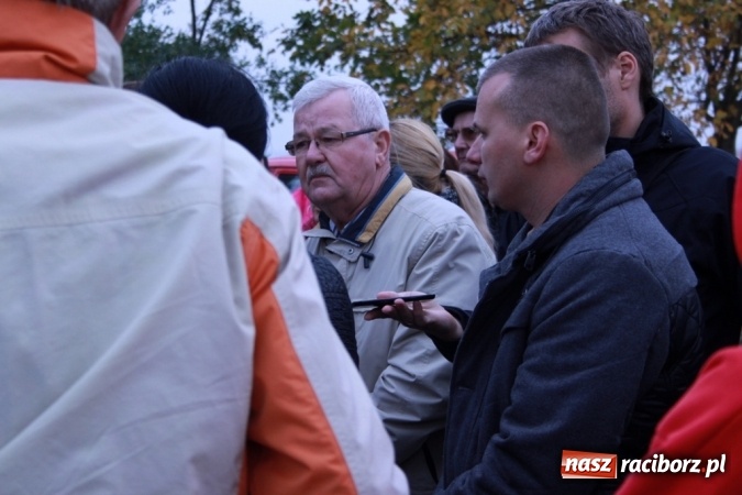 Zdjęcie w galerii na portalu naszraciborz.pl: Don Kichot potrzebny od zaraz! Do walki z wiatrakami stanęli mieszkańcy Wojnowic wiadomości z regionu