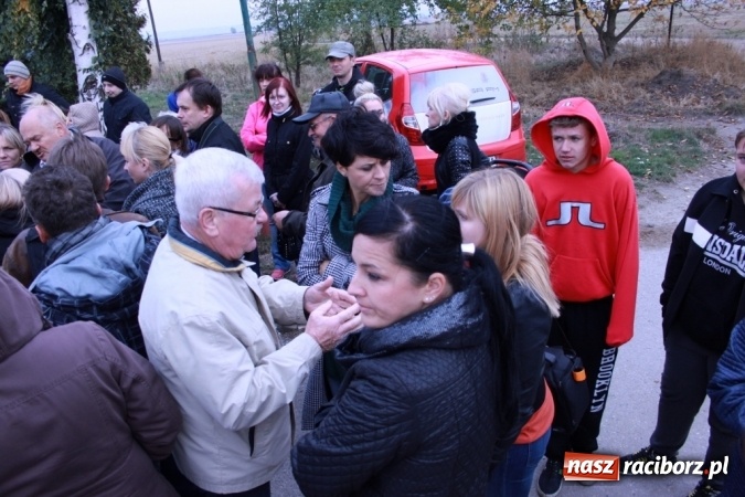 Zdjęcie w galerii na portalu naszraciborz.pl: Don Kichot potrzebny od zaraz! Do walki z wiatrakami stanęli mieszkańcy Wojnowic wiadomości z regionu