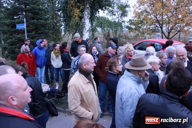 Zdjęcie w galerii na portalu naszraciborz.pl: Don Kichot potrzebny od zaraz! Do walki z wiatrakami stanęli mieszkańcy Wojnowic wiadomości z regionu