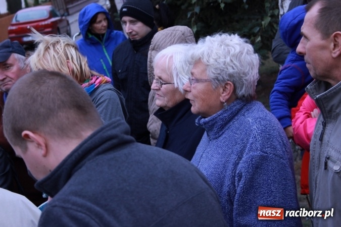 Zdjęcie w galerii na portalu naszraciborz.pl: Don Kichot potrzebny od zaraz! Do walki z wiatrakami stanęli mieszkańcy Wojnowic wiadomości z regionu