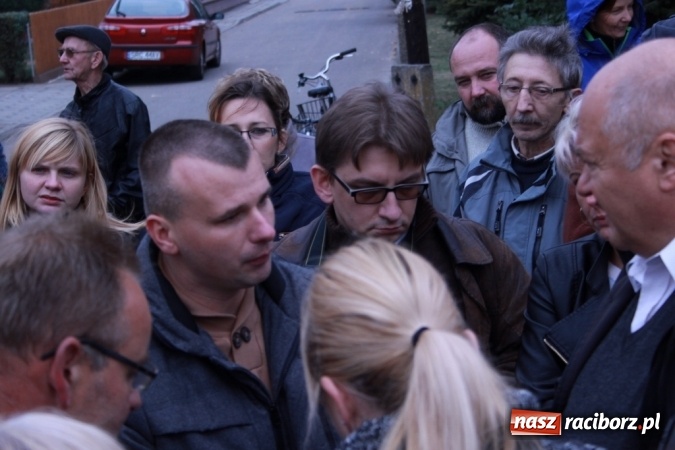 Zdjęcie w galerii na portalu naszraciborz.pl: Don Kichot potrzebny od zaraz! Do walki z wiatrakami stanęli mieszkańcy Wojnowic wiadomości z regionu