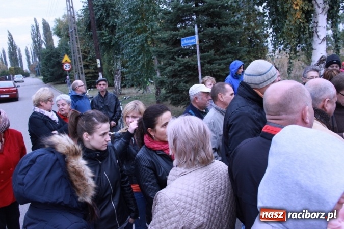 Zdjęcie w galerii na portalu naszraciborz.pl: Don Kichot potrzebny od zaraz! Do walki z wiatrakami stanęli mieszkańcy Wojnowic wiadomości z regionu