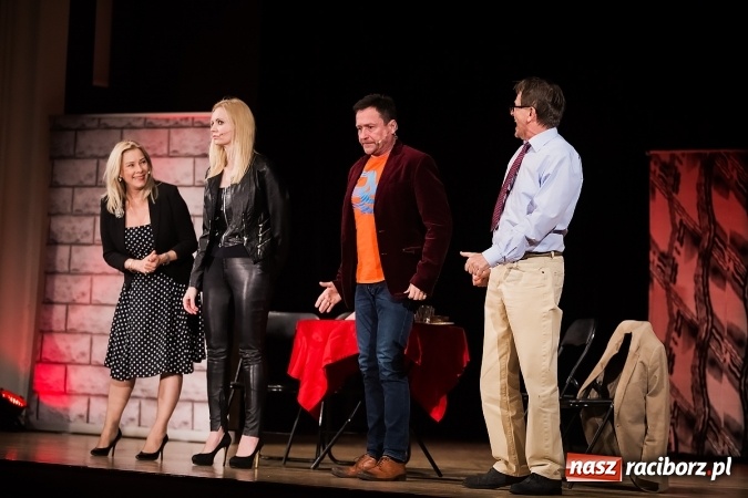 Zdjęcie w galerii na portalu naszraciborz.pl: Randka w ciemno na dwie pary bawiła w RCK wiadomości z regionu