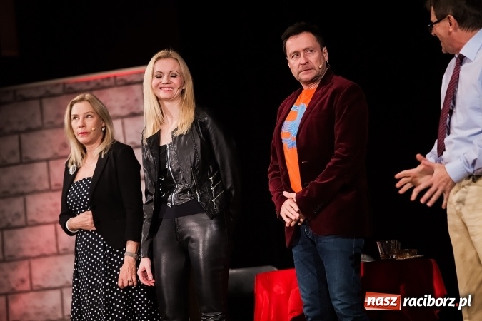 Zdjęcie w galerii na portalu naszraciborz.pl: Randka w ciemno na dwie pary bawiła w RCK wiadomości z regionu