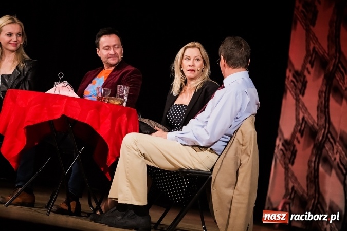 Zdjęcie w galerii na portalu naszraciborz.pl: Randka w ciemno na dwie pary bawiła w RCK wiadomości z regionu