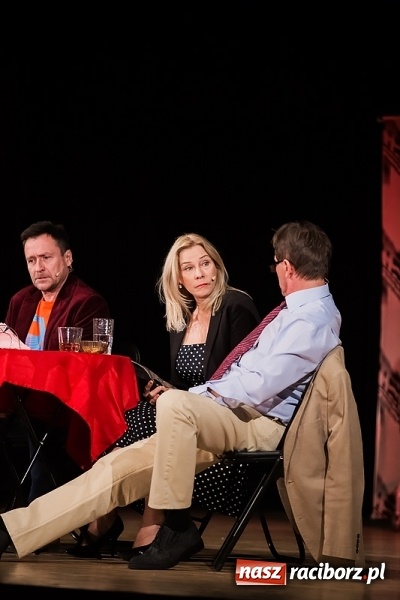 Zdjęcie w galerii na portalu naszraciborz.pl: Randka w ciemno na dwie pary bawiła w RCK wiadomości z regionu