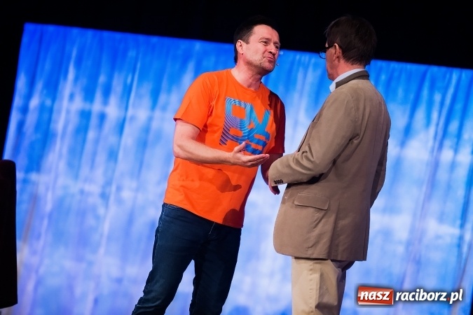 Zdjęcie w galerii na portalu naszraciborz.pl: Randka w ciemno na dwie pary bawiła w RCK wiadomości z regionu